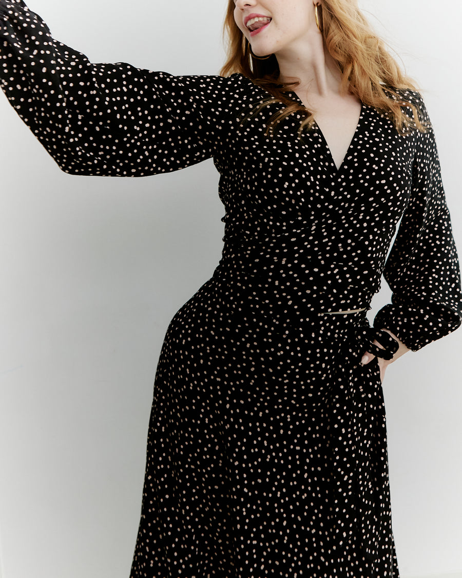Meij-Katja Wrap Blouse (polka dots black), puffy sleeves, ajustable size
