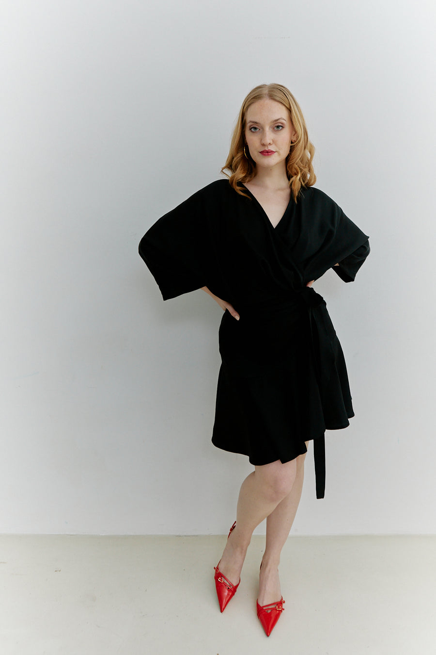 Meij-Dolly Dress (black), wrap dress, ruffle details, loose cut
