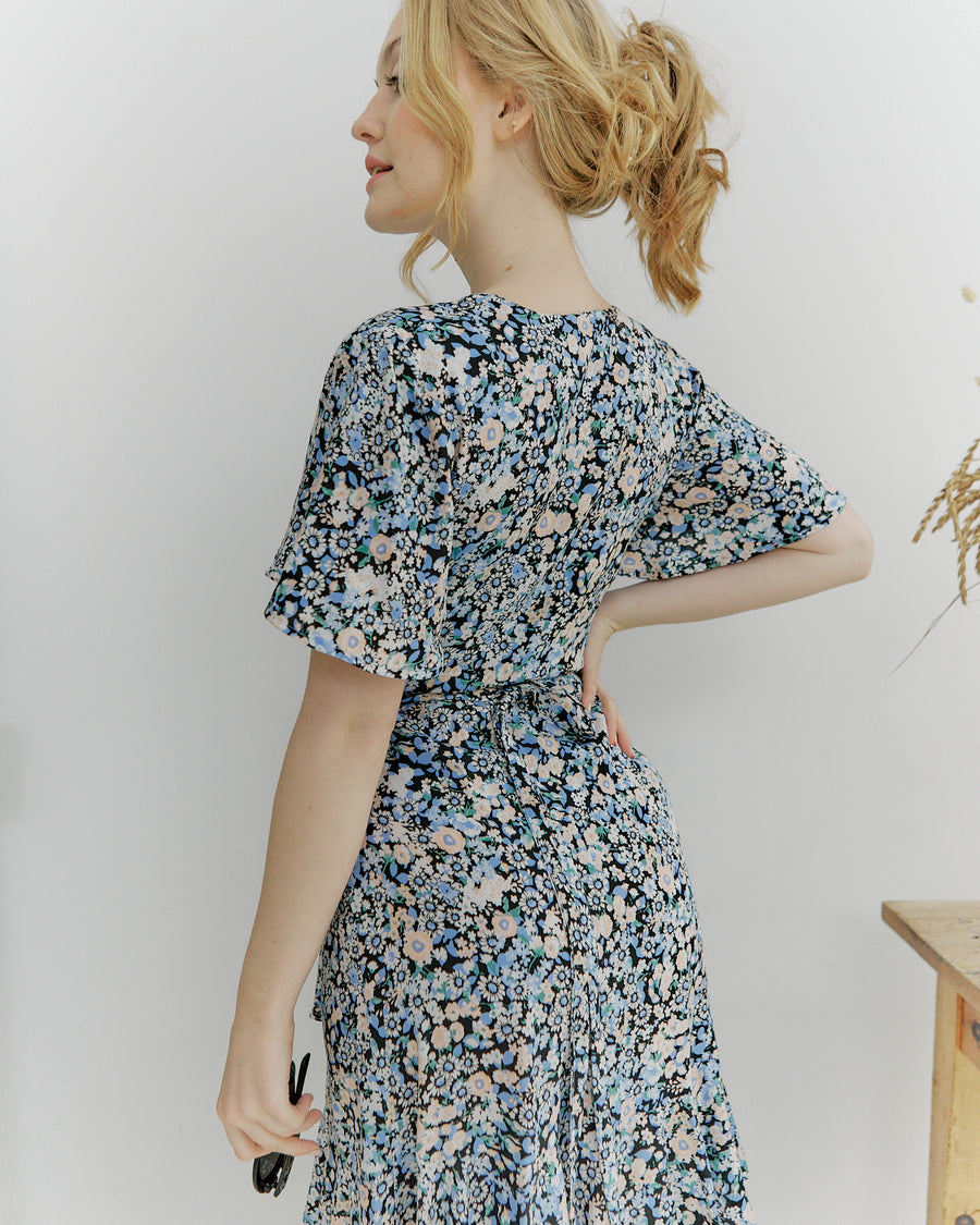 Meij-Lumina Dress (flowery-blue), short sleeves, ruffle detail