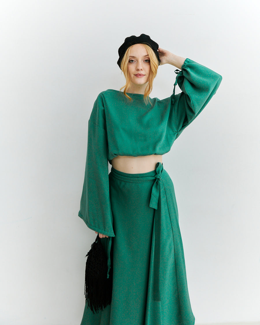 Meij-Adina Sr Top (green), midi wrap emerald green skirt with a matching top with a waist elastic band and adjustable kimono sleeves