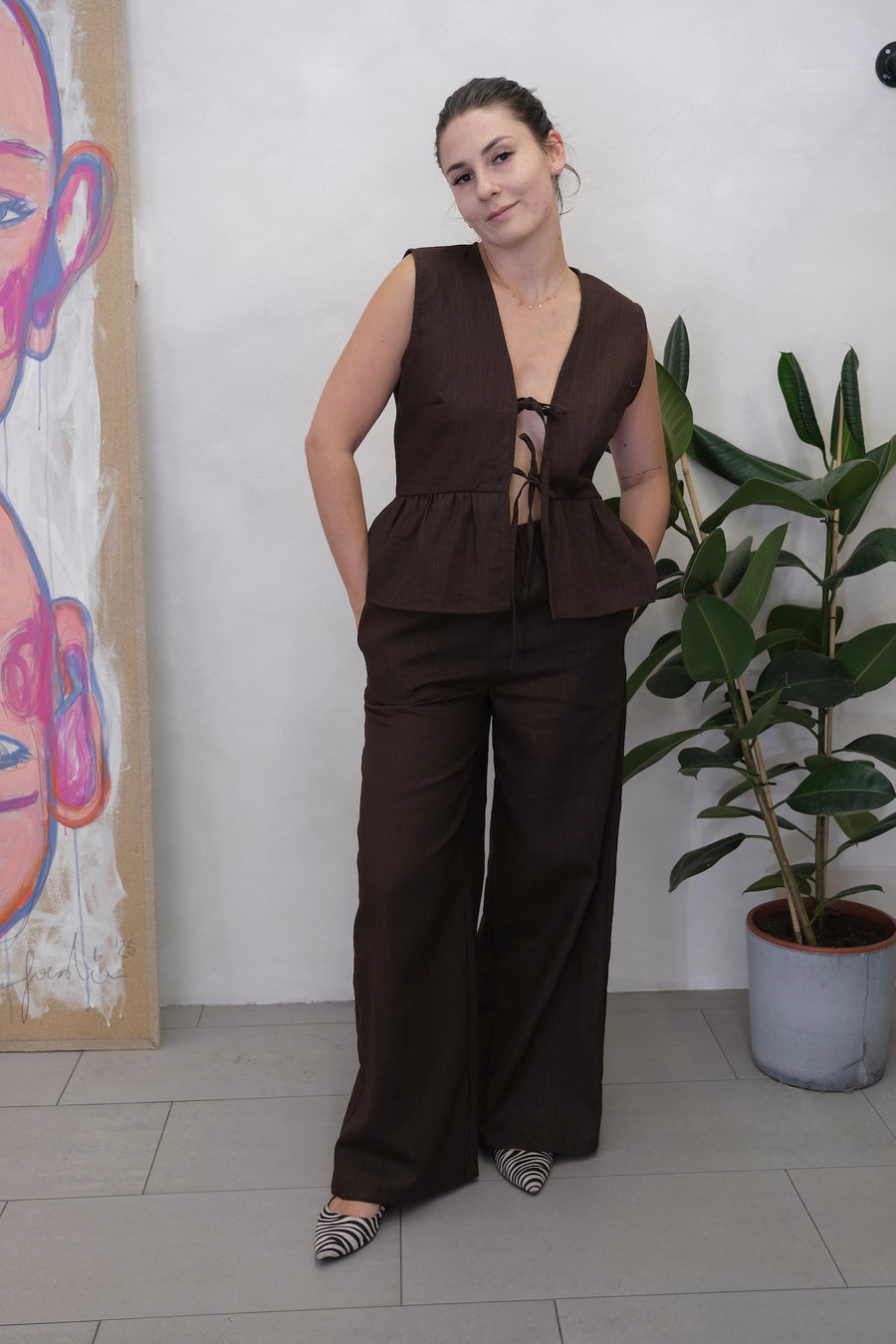 Set Odette Vest and Karizza Straight Pants Brown Linen