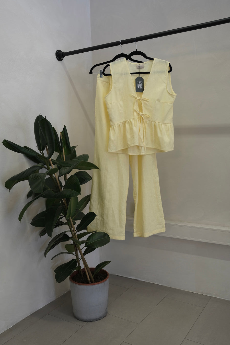 Set Odette Vest and Karizza Straight Pants Butter Yellow Linen